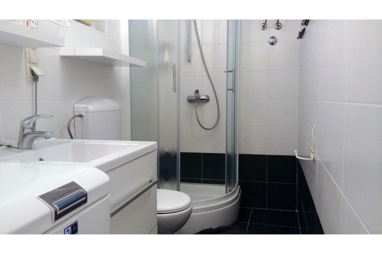 Apartma Alena With Terrace And Garden Center *
