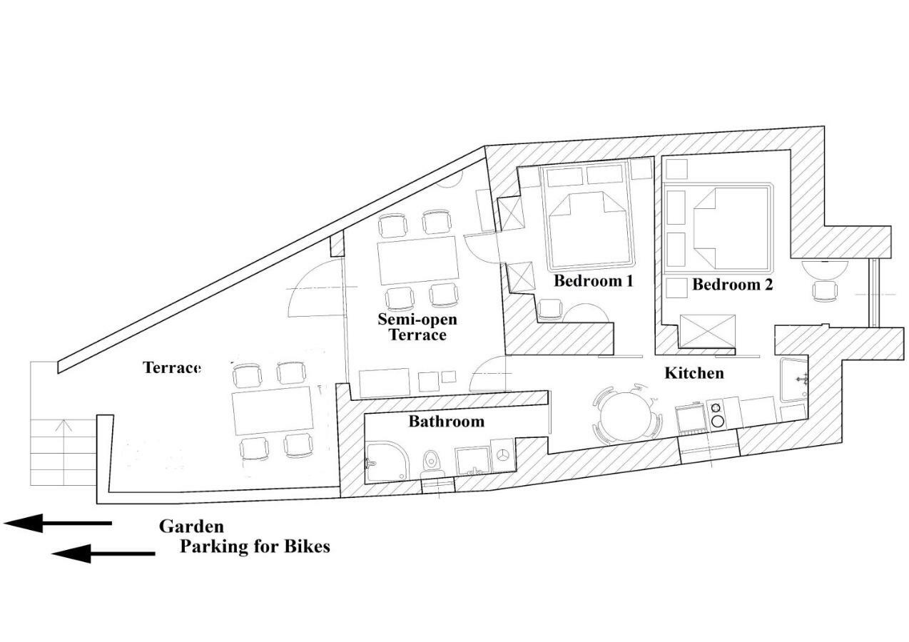 Alena With Terrace And Garden Center Apartma