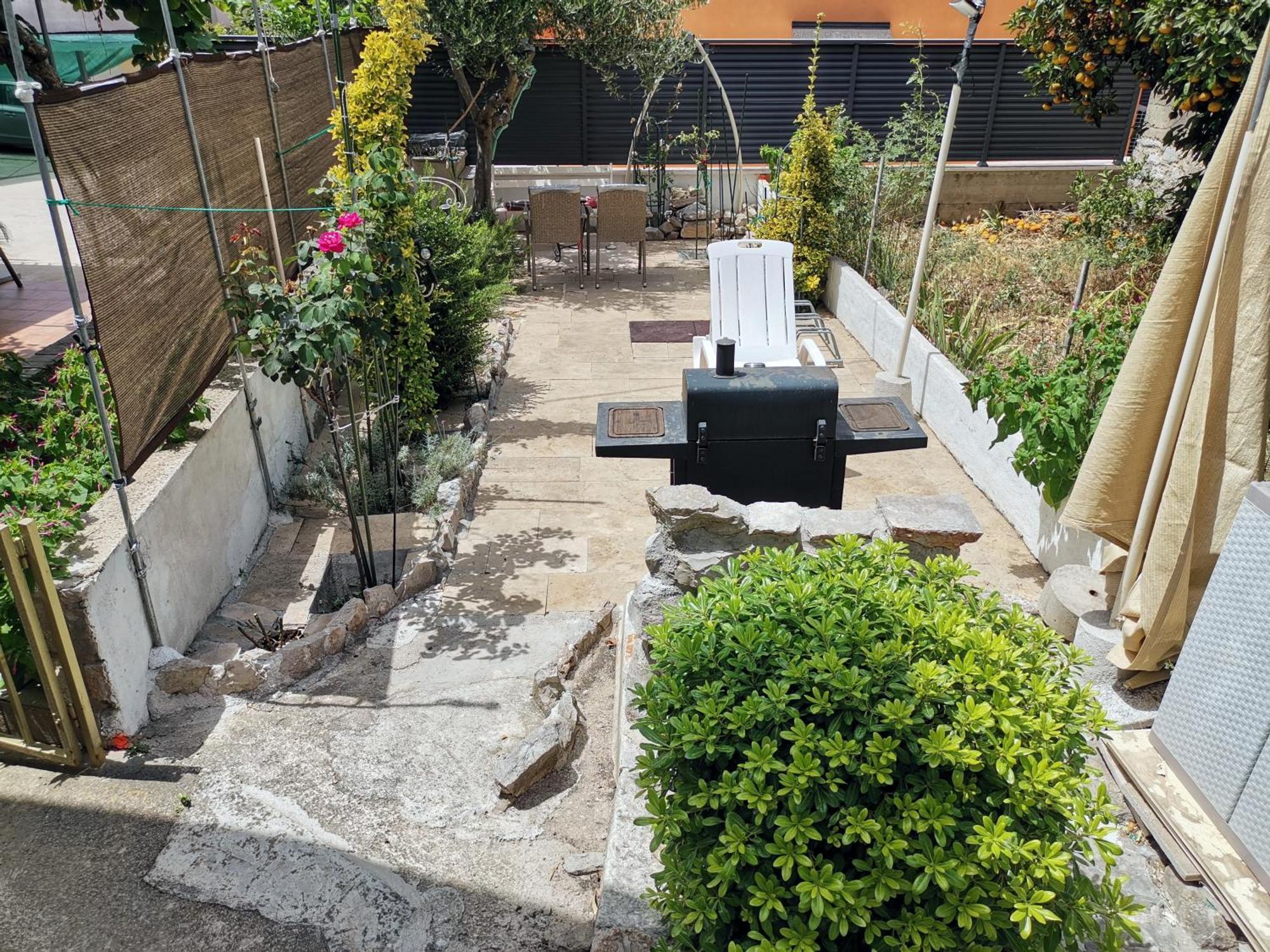 Apartment Alena + Terrace + Garden. Quiet Center Jelsa (Hvar)