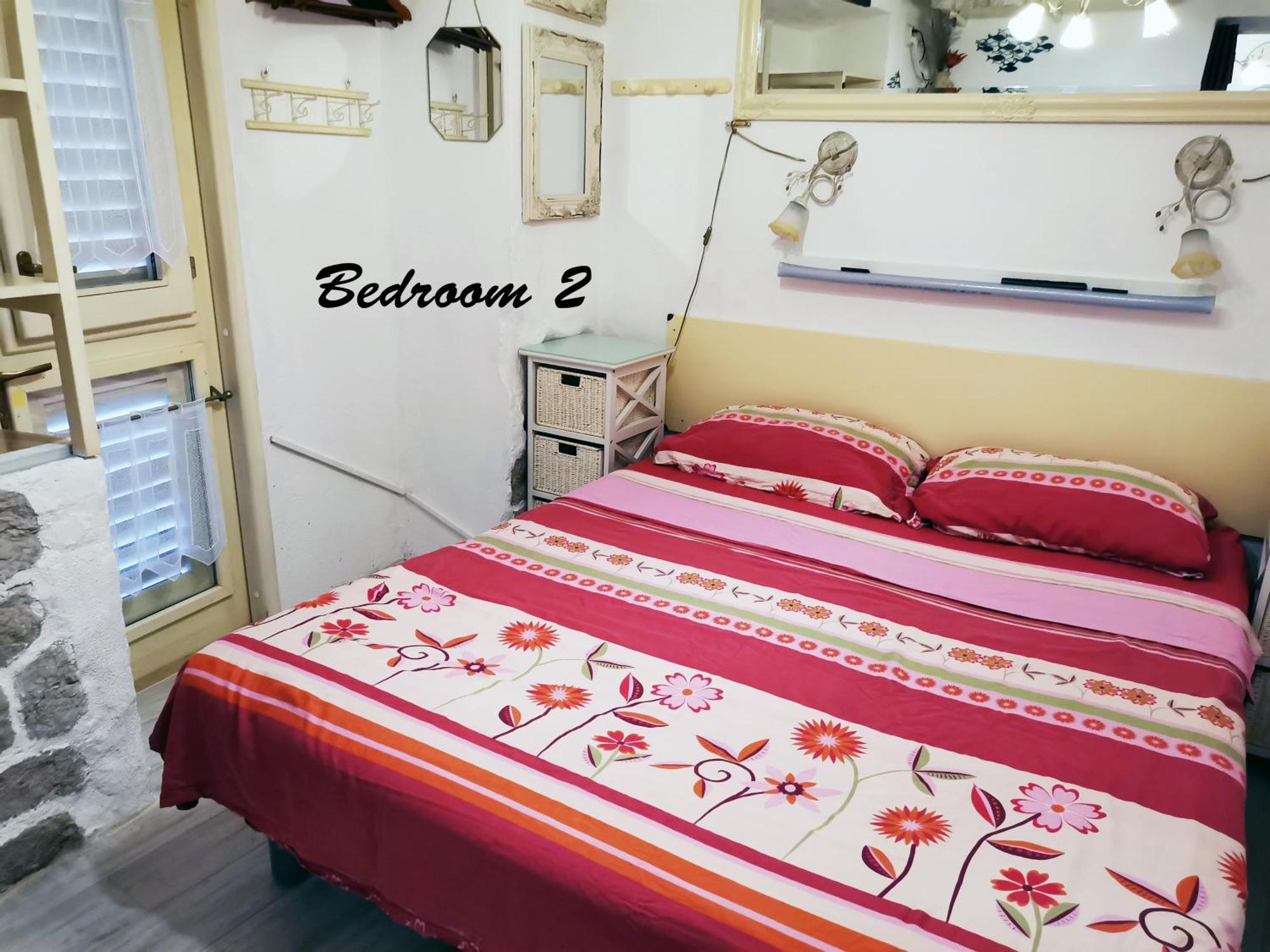 Alena + Terrace + Garden. Quiet Center Apartment *